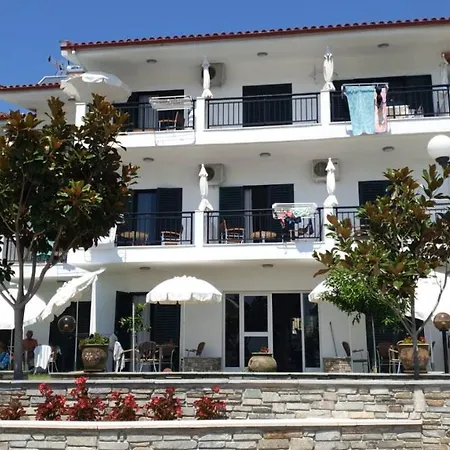 Hotel apartamentowy Pansion Alexandros By The Sea Nea Skioni