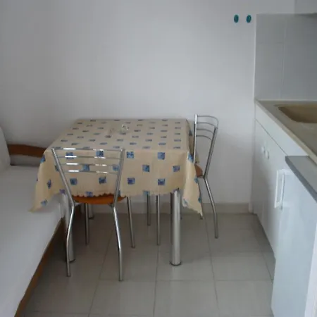 Pansion Alexandros By The Sea Hotel apartamentowy