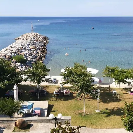 شقة فندقية Pansion Alexandros By The Sea 3*