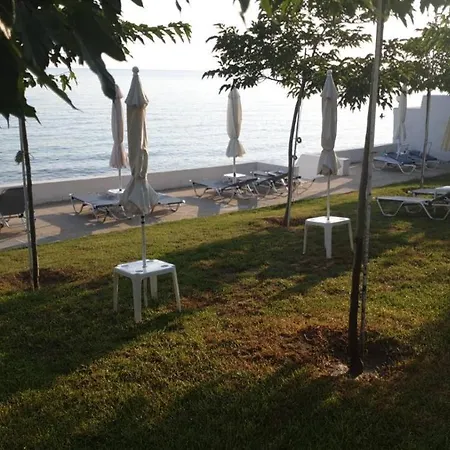 Pansion Alexandros By The Sea نيا سكيوني