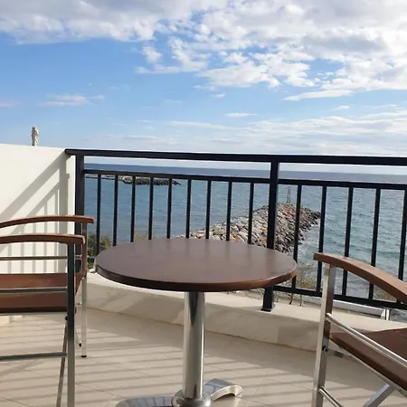 Pansion Alexandros By The Sea شقة فندقية