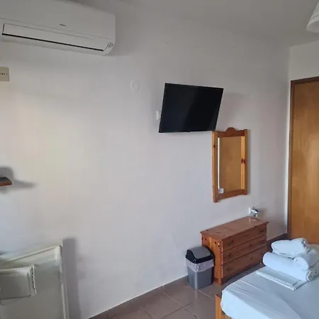 Pansion Alexandros By The Sea نيا سكيوني