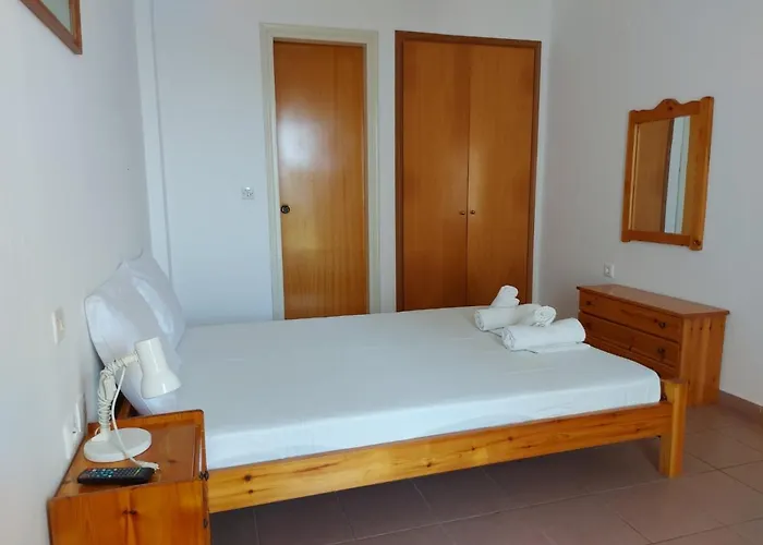 Pansion Alexandros By The Sea Aparthotel 3*