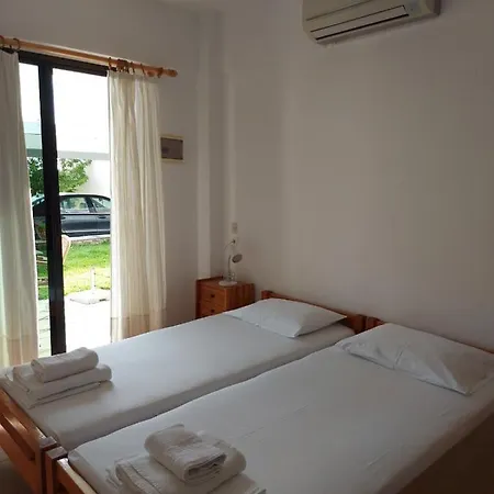 Pansion Alexandros By The Sea Aparthotel 3*