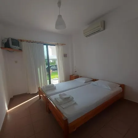 Pansion Alexandros By The Sea Aparthotel 3*