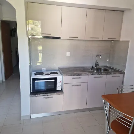 Pansion Alexandros By The Sea Aparthotel 3*