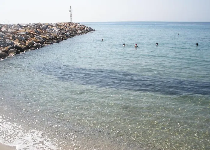 מלון דירות Pansion Alexandros By The Sea ניאה סקיוני