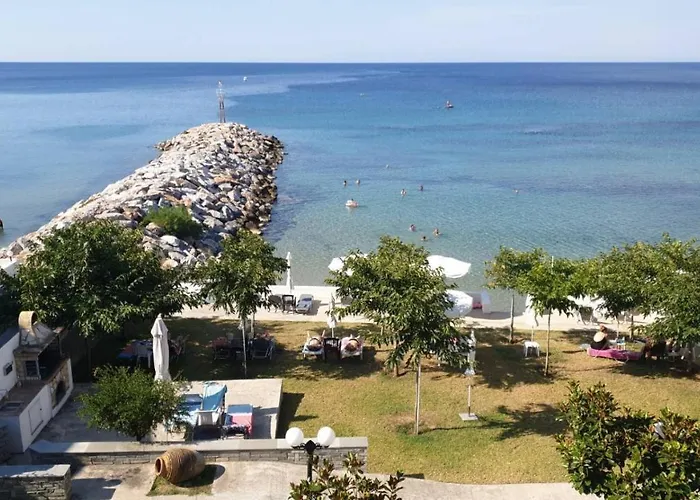 Ξενοδοχείο με διαμερίσματα Pansion Alexandros By The Sea 3*