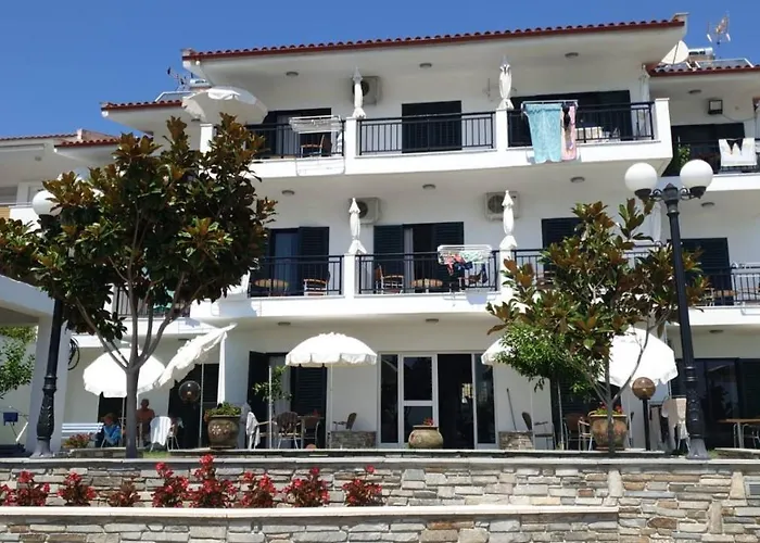 Ξενοδοχείο με διαμερίσματα Pansion Alexandros By The Sea Νέα Σκιώνη